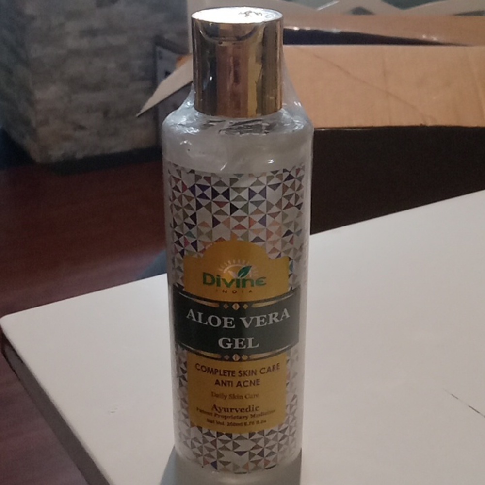 Aloe Vera Gel Complete Skin Care. NWT/Sealed